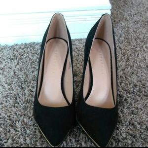 NWOT black pointy toed heels